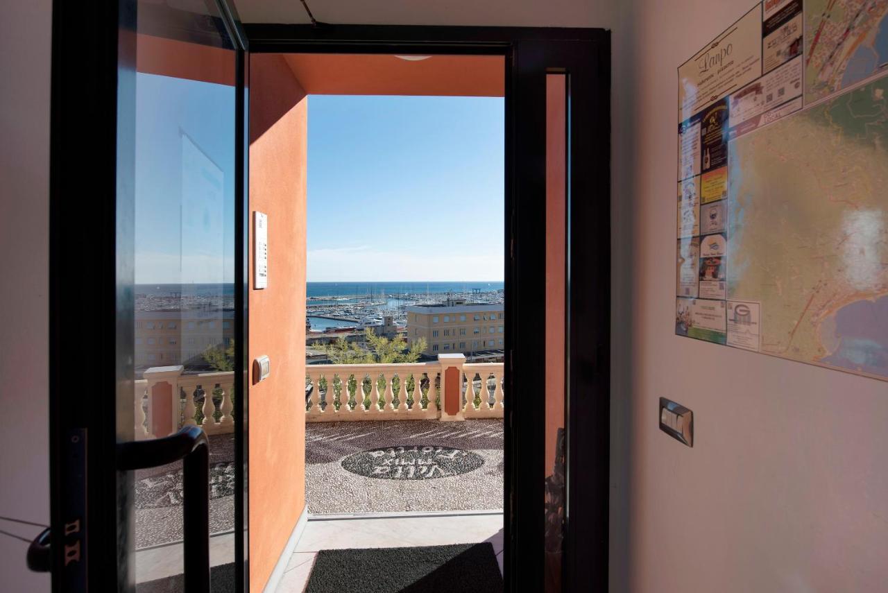 ואראצה Trilocale In Villa Vista Mare Apt 3 מראה חיצוני תמונה